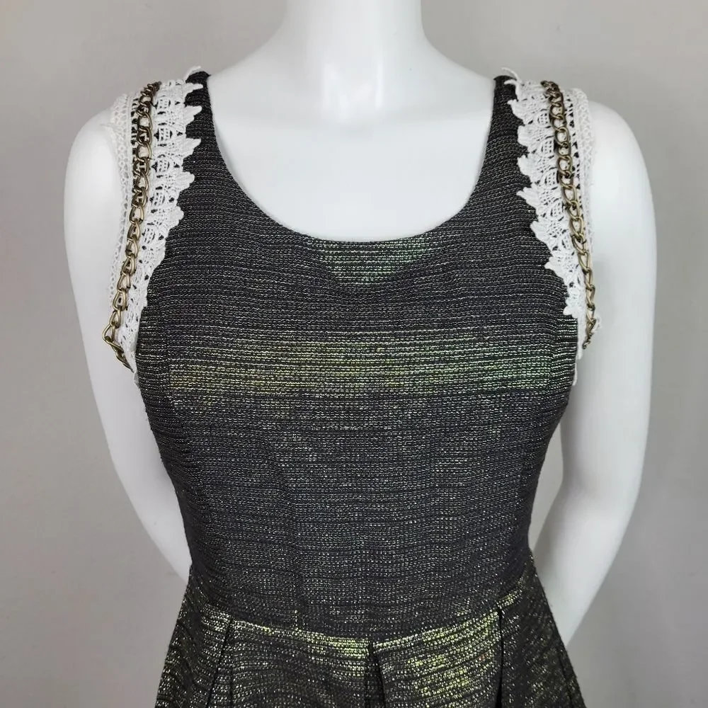 Lovposh Gold and Black Sleeveless Lined‎ A-Line Dress